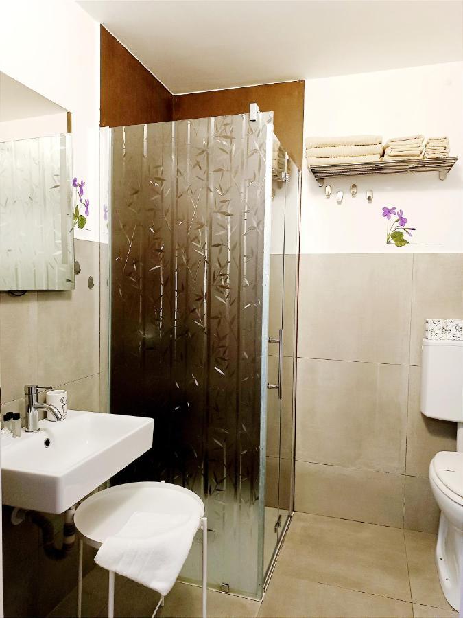Stanza Con Bagno Privato Orvieto Centro Storico, Aria Condizionata Netflix Vicino Al Pozzo Della Cava-Affittacamere "Carvajal Rooms" المظهر الخارجي الصورة
